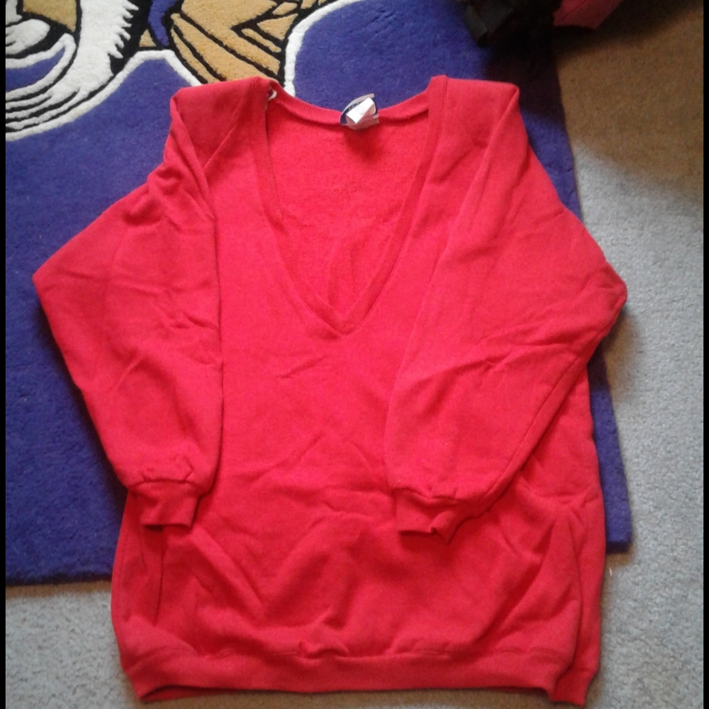 Hana v-neck sweater.
